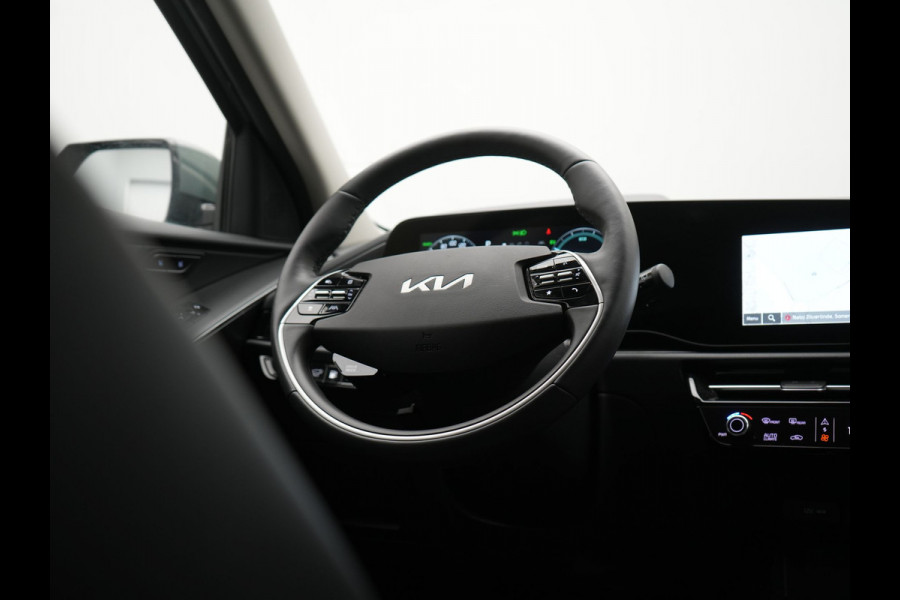 Kia Niro 1.6 GDi ExecutiveLine PHEV 182pk Dealer O.H. | Trekhaak Afn. | Adaptive Cruise | Head Up | Lederen Sportstoelen Memory & Ventilatie | Harman & Kardon | Camera | Stoelen & Stuur Verwarmd | Blis | Apple Carplay | DAB | Plug In Hybrid |