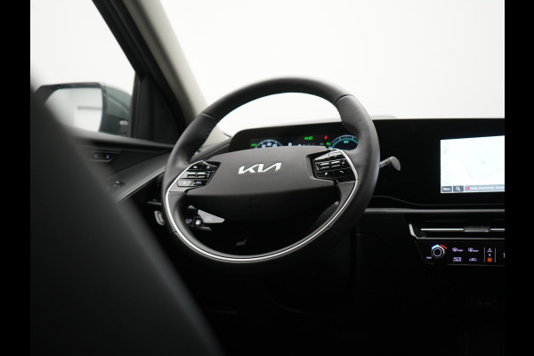 Kia Niro 1.6 GDi ExecutiveLine PHEV 182pk Dealer O.H. | Trekhaak Afn. | Adaptive Cruise | Head Up | Lederen Sportstoelen Memory & Ventilatie | Harman & Kardon | Camera | Stoelen & Stuur Verwarmd | Blis | Apple Carplay | DAB | Plug In Hybrid |
