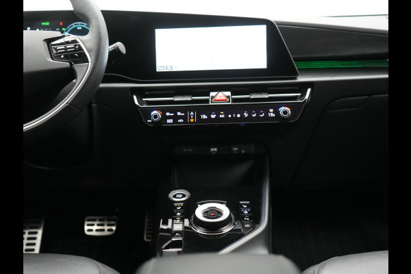 Kia Niro 1.6 GDi ExecutiveLine PHEV 182pk Dealer O.H. | Trekhaak Afn. | Adaptive Cruise | Head Up | Lederen Sportstoelen Memory & Ventilatie | Harman & Kardon | Camera | Stoelen & Stuur Verwarmd | Blis | Apple Carplay | DAB | Plug In Hybrid |