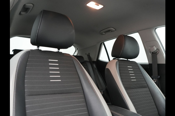 Kia Stonic 1.0 T-GDi Black Edition 99pk Handgeschakeld | Trekhaak Afn. | Camera | Apple Carplay | Cruise Control | Lane Assist | Navigatie | DAB |
