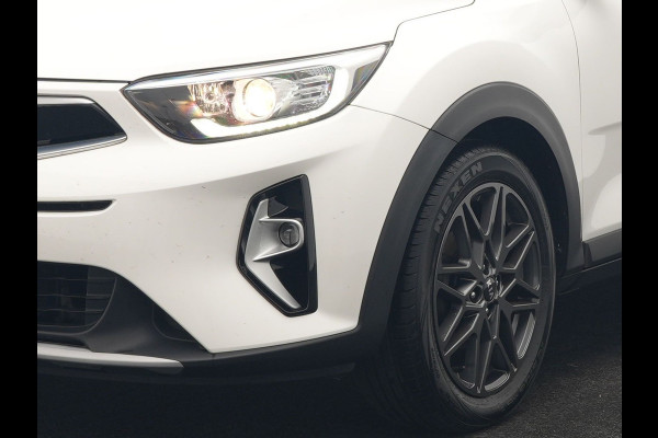 Kia Stonic 1.0 T-GDi Black Edition 99pk Handgeschakeld | Trekhaak Afn. | Camera | Apple Carplay | Cruise Control | Lane Assist | Navigatie | DAB |