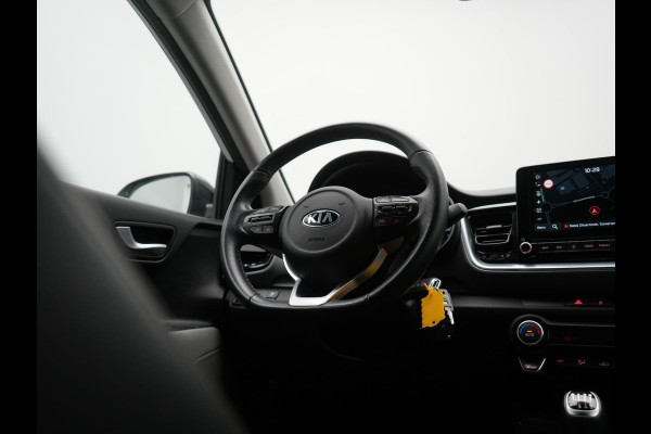 Kia Stonic 1.0 T-GDi Black Edition 99pk Handgeschakeld | Trekhaak Afn. | Camera | Apple Carplay | Cruise Control | Lane Assist | Navigatie | DAB |