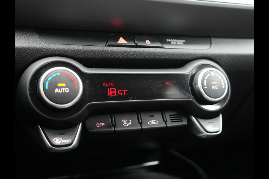 Kia Stonic 1.0 T-GDi Black Edition 99pk Handgeschakeld | Trekhaak Afn. | Camera | Apple Carplay | Cruise Control | Lane Assist | Navigatie | DAB |