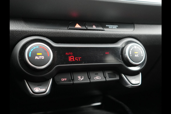Kia Stonic 1.0 T-GDi Black Edition 99pk Handgeschakeld | Trekhaak Afn. | Camera | Apple Carplay | Cruise Control | Lane Assist | Navigatie | DAB |