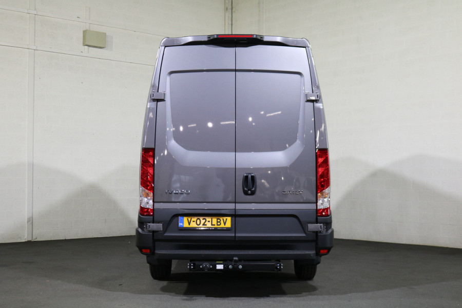 Iveco Daily 35S18 Hi-Matic L2 H2 Airco Navigatie Trekhaak Digitaal Dashboard (Voorraad in de Wal)