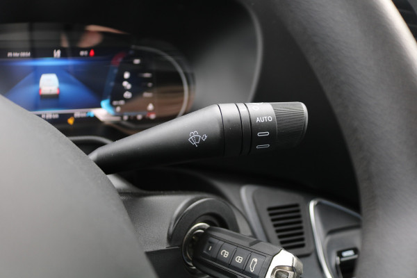 Iveco Daily 35S18 Hi-Matic L2 H2 Airco Navigatie Trekhaak Digitaal Dashboard (Voorraad in de Wal)