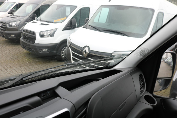 Iveco Daily 35S18 Hi-Matic L2 H2 Airco Navigatie Trekhaak Digitaal Dashboard (Voorraad in de Wal)