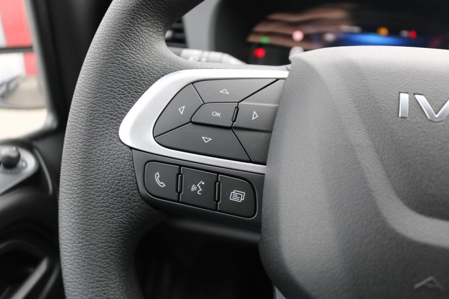 Iveco Daily 35S18 Hi-Matic L2 H2 Airco Navigatie Trekhaak Digitaal Dashboard (Voorraad in de Wal)