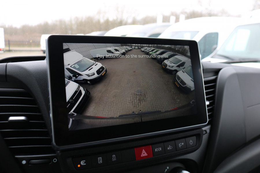 Iveco Daily 35S18 Hi-Matic L2 H2 Airco Navigatie Trekhaak Digitaal Dashboard (Voorraad in de Wal)