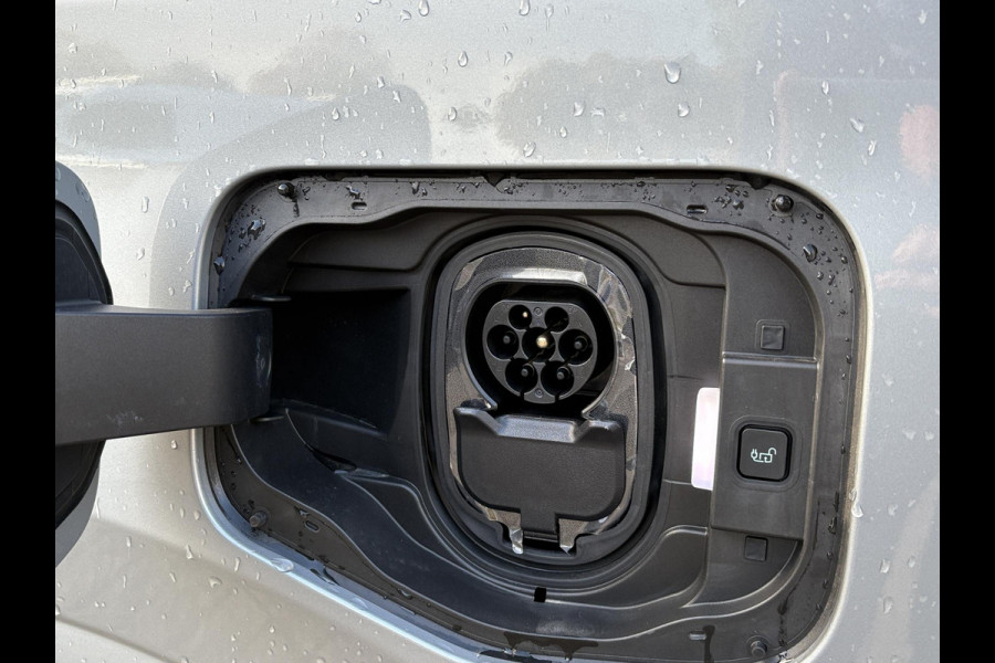Ford E-Transit Courier Limited 44 kWh SCI | 136pk | Ford Voorraad | Driver Assistance Pack | Laadvloerbescherming | Trekhaak | LED Laadruimteverlichting