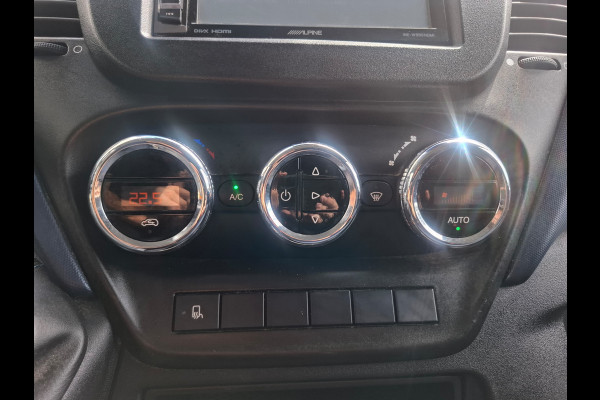 Iveco Daily 3.0I CNG AARDGAS Kraan wagen Open Laad bak AUT-6 HIAB 3-Pers. EURO 6 Navi Ecc Trekhaak Camera Blue power Alpine 2-Din Infotainment Sys. Bluetooth Opbergkasten Betonplex Vloer Compressed Natural Gas (CNG) EURO-6 375 35S14N Voertuig 1e Eigenaar Euro 6