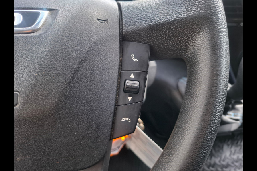 Iveco Daily 3.0I CNG AARDGAS Kraan wagen Open Laad bak AUT-6 HIAB 3-Pers. EURO 6 Navi Ecc Trekhaak Camera Blue power Alpine 2-Din Infotainment Sys. Bluetooth Opbergkasten Betonplex Vloer Compressed Natural Gas (CNG) EURO-6 375 35S14N Voertuig 1e Eigenaar Euro 6