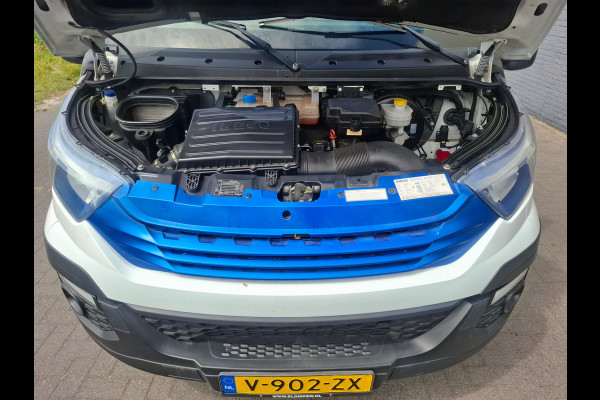 Iveco Daily 3.0I CNG AARDGAS Kraan wagen Open Laad bak AUT-6 HIAB 3-Pers. EURO 6 Navi Ecc Trekhaak Camera Blue power Alpine 2-Din Infotainment Sys. Bluetooth Opbergkasten Betonplex Vloer Compressed Natural Gas (CNG) EURO-6 375 35S14N Voertuig 1e Eigenaar Euro 6