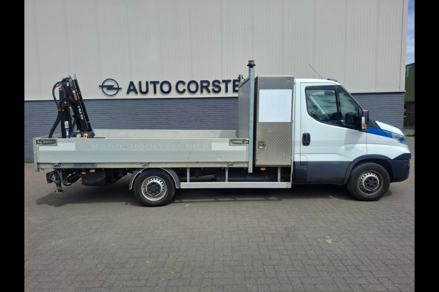 Iveco Daily 3.0I CNG AARDGAS Kraan wagen Open Laad bak AUT-6 HIAB 3-Pers. EURO 6 Navi Ecc Trekhaak Camera Blue power Alpine 2-Din Infotainment Sys. Bluetooth Opbergkasten Betonplex Vloer Compressed Natural Gas (CNG) EURO-6 375 35S14N Voertuig 1e Eigenaar Euro 6