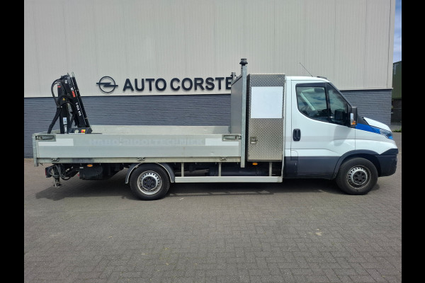 Iveco Daily 3.0I CNG AARDGAS Kraan wagen Open Laad bak AUT-6 HIAB 3-Pers. EURO 6 Navi Ecc Trekhaak Camera Blue power Alpine 2-Din Infotainment Sys. Bluetooth Opbergkasten Betonplex Vloer Compressed Natural Gas (CNG) EURO-6 375 35S14N Voertuig 1e Eigenaar Euro 6