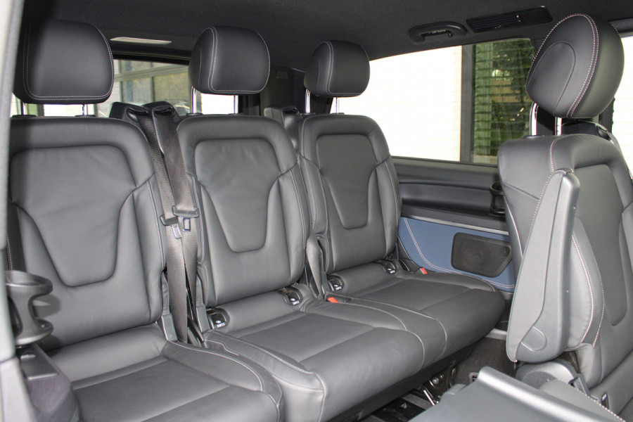 Mercedes-Benz Eqv 300 L2 / AMG / Luchtvering / 7-Persoons / Black Edition / Vol Opties / NIEUWSTAAT