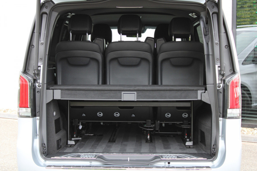 Mercedes-Benz Eqv 300 L2 / AMG / Luchtvering / 7-Persoons / Black Edition / Vol Opties / NIEUWSTAAT