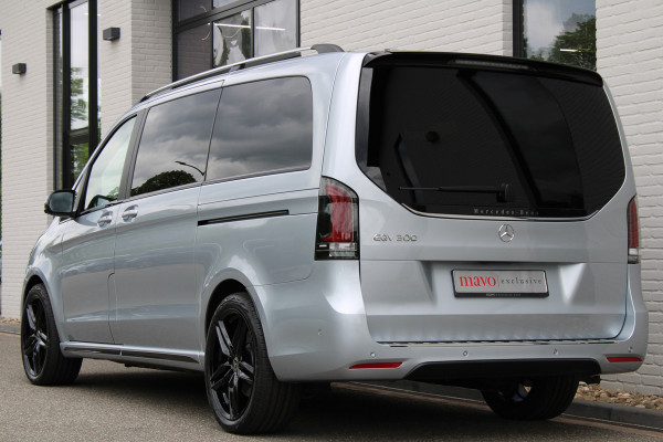 Mercedes-Benz Eqv 300 L2 / AMG / Luchtvering / 7-Persoons / Black Edition / Vol Opties / NIEUWSTAAT