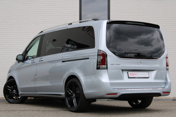 Mercedes-Benz Eqv 300 L2 / AMG / Luchtvering / 7-Persoons / Black Edition / Vol Opties / NIEUWSTAAT