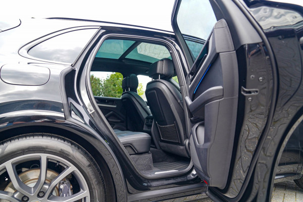 Porsche Cayenne 3.0 E-Hybrid | NIEUW MODEL | BTW | BOSE | Trekhaak | Panorama | Sport uitlaat | Camera | Matrix | Luchtvering |