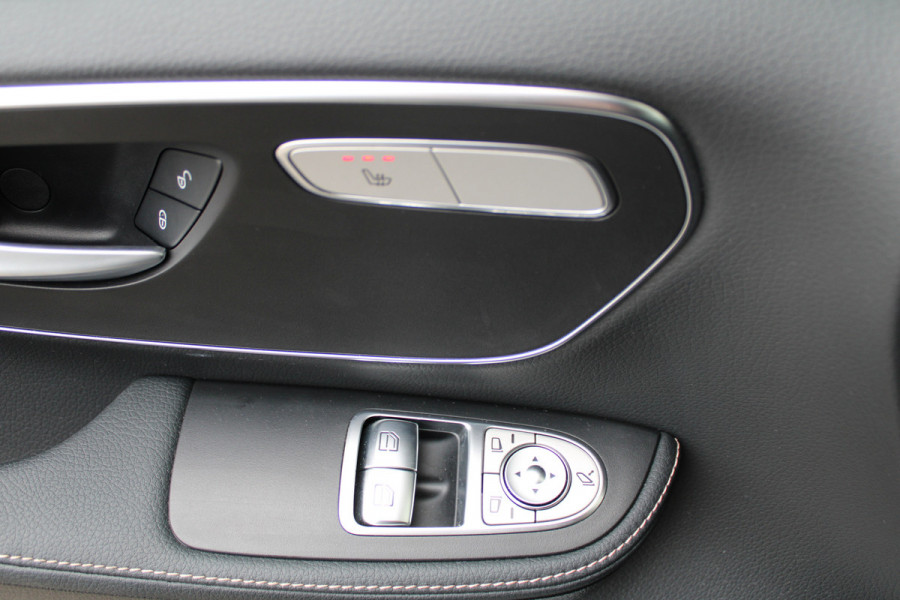 Mercedes-Benz Eqv 300 L2 / AMG / Luchtvering / 7-Persoons / Black Edition / 360 Camera / Vol Opties / NIEUWSTAAT