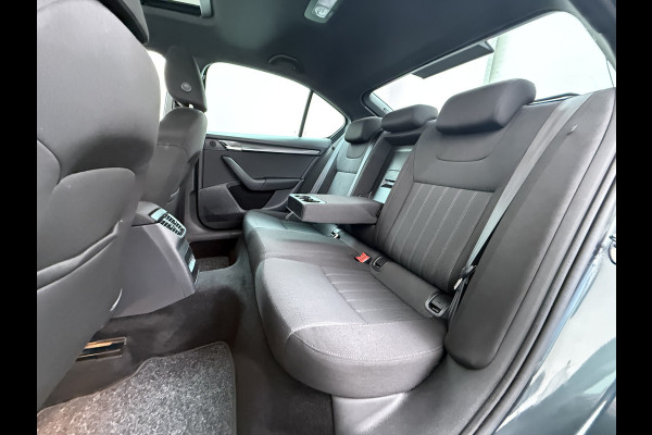 Škoda Octavia 1.5TSI 150PK Trekhaak Panoramadak Navi Ecc Apple Carplay Android Auto Greentech Business Edition Plus Stoelverwarming Cruise Control Isofix Lmv DAB 1e Eigenaar Origineel Nederlandse Auto