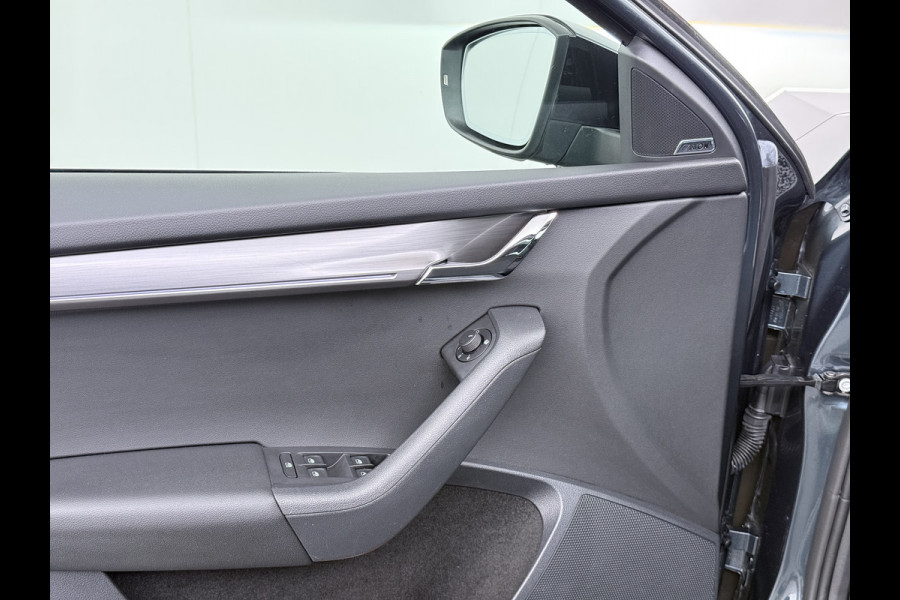 Škoda Octavia 1.5TSI 150PK Trekhaak Panoramadak Navi Ecc Apple Carplay Android Auto Greentech Business Edition Plus Stoelverwarming Cruise Control Isofix Lmv DAB 1e Eigenaar Origineel Nederlandse Auto