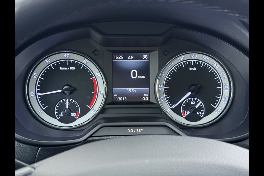 Škoda Octavia 1.5TSI 150PK Trekhaak Panoramadak Navi Ecc Apple Carplay Android Auto Greentech Business Edition Plus Stoelverwarming Cruise Control Isofix Lmv DAB 1e Eigenaar Origineel Nederlandse Auto
