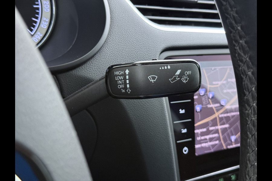 Škoda Octavia 1.5TSI 150PK Trekhaak Panoramadak Navi Ecc Apple Carplay Android Auto Greentech Business Edition Plus Stoelverwarming Cruise Control Isofix Lmv DAB 1e Eigenaar Origineel Nederlandse Auto