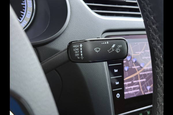 Škoda Octavia 1.5TSI 150PK Trekhaak Panoramadak Navi Ecc Apple Carplay Android Auto Greentech Business Edition Plus Stoelverwarming Cruise Control Isofix Lmv DAB 1e Eigenaar Origineel Nederlandse Auto