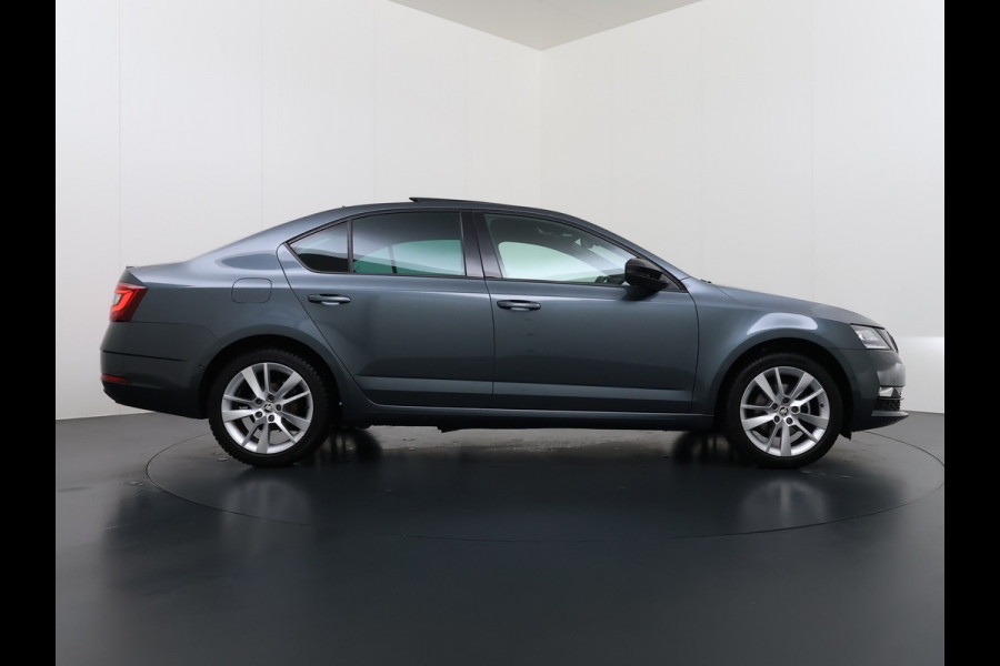 Škoda Octavia 1.5TSI 150PK Trekhaak Panoramadak Navi Ecc Apple Carplay Android Auto Greentech Business Edition Plus Stoelverwarming Cruise Control Isofix Lmv DAB 1e Eigenaar Origineel Nederlandse Auto