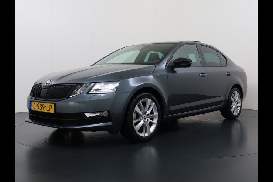 Škoda Octavia 1.5TSI 150PK Trekhaak Panoramadak Navi Ecc Apple Carplay Android Auto Greentech Business Edition Plus Stoelverwarming Cruise Control Isofix Lmv DAB 1e Eigenaar Origineel Nederlandse Auto