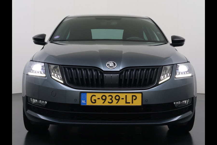 Škoda Octavia 1.5TSI 150PK Trekhaak Panoramadak Navi Ecc Apple Carplay Android Auto Greentech Business Edition Plus Stoelverwarming Cruise Control Isofix Lmv DAB 1e Eigenaar Origineel Nederlandse Auto