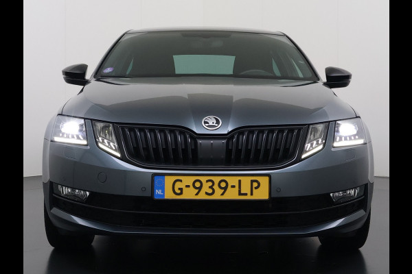 Škoda Octavia 1.5TSI 150PK Trekhaak Panoramadak Navi Ecc Apple Carplay Android Auto Greentech Business Edition Plus Stoelverwarming Cruise Control Isofix Lmv DAB 1e Eigenaar Origineel Nederlandse Auto