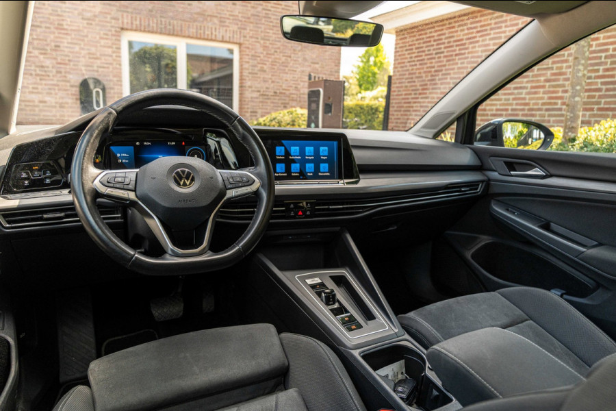 Volkswagen Golf 1.4 eHybrid 204 PK 1e Eig R-Line Pano Massage Adaptive 19''