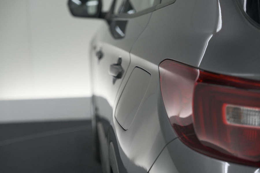 Opel Grandland X 1.6 Turbo Hybrid Business Edition | Trekhaak | Navigatie | Parkeersensoren | Apple Carplay | Climate Control