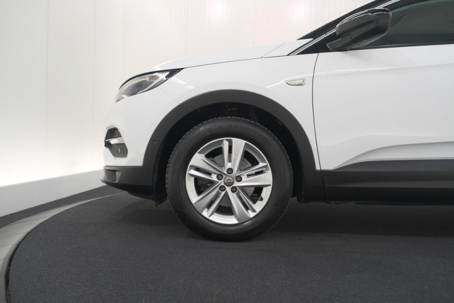 Opel Grandland X 130 Turbo AT8 Business Elegance | Trekhaak | Elektrische Kofferklep | Camera | Apple Carplay