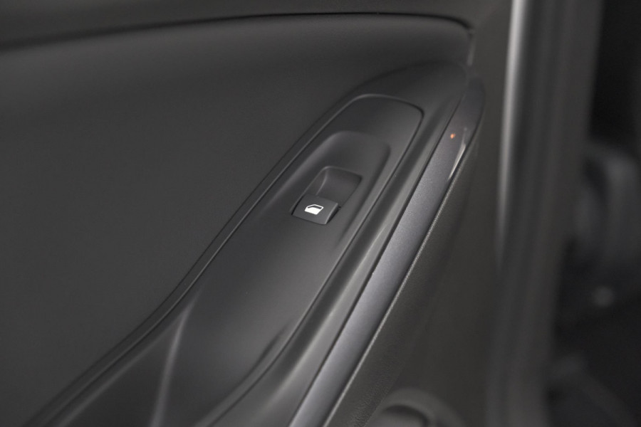 Opel Grandland X 130 Turbo AT8 Business Elegance | Trekhaak | Elektrische Kofferklep | Camera | Apple Carplay