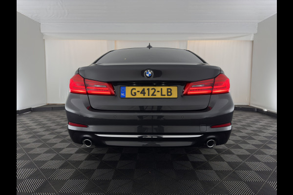 BMW 5 Serie 530e iPerformance eDrive Edition (Plug-In) (INCL-BTW) Aut. *LEATHER | FULL-LED | SOFTCLOSE | TOPVIEW | MEMORY-PACK | DIGI-COCKPIT | NAVI-FULLMAP | HEATED-COMFORTSEATS | HEAD-UP | PRIVACY-GLASS | ECC | PDC | 18''ALU*