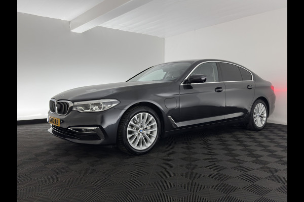 BMW 5 Serie 530e iPerformance eDrive Edition (Plug-In) (INCL-BTW) Aut. *LEATHER | FULL-LED | SOFTCLOSE | TOPVIEW | MEMORY-PACK | DIGI-COCKPIT | NAVI-FULLMAP | HEATED-COMFORTSEATS | HEAD-UP | PRIVACY-GLASS | ECC | PDC | 18''ALU*