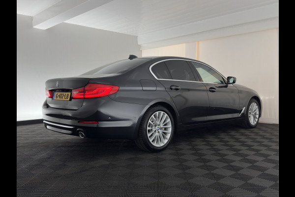 BMW 5 Serie 530e iPerformance eDrive Edition (Plug-In) (INCL-BTW) Aut. *LEATHER | FULL-LED | SOFTCLOSE | TOPVIEW | MEMORY-PACK | DIGI-COCKPIT | NAVI-FULLMAP | HEATED-COMFORTSEATS | HEAD-UP | PRIVACY-GLASS | ECC | PDC | 18''ALU*