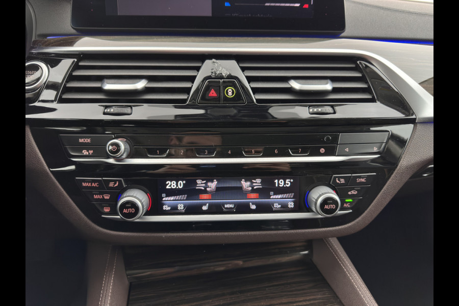 BMW 5 Serie 530e iPerformance eDrive Edition (Plug-In) (INCL-BTW) Aut. *LEATHER | FULL-LED | SOFTCLOSE | TOPVIEW | MEMORY-PACK | DIGI-COCKPIT | NAVI-FULLMAP | HEATED-COMFORTSEATS | HEAD-UP | PRIVACY-GLASS | ECC | PDC | 18''ALU*