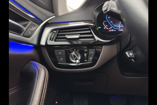 BMW 5 Serie 530e iPerformance eDrive Edition (Plug-In) (INCL-BTW) Aut. *LEATHER | FULL-LED | SOFTCLOSE | TOPVIEW | MEMORY-PACK | DIGI-COCKPIT | NAVI-FULLMAP | HEATED-COMFORTSEATS | HEAD-UP | PRIVACY-GLASS | ECC | PDC | 18''ALU*
