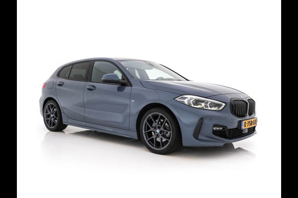 BMW 1-serie 118i M-Sportpack Executive Edition (INCL-BTW) *M-SPORT-CUPSEATS | FULL-LED | DIGI-COCKPIT | HIFI-SOUND | CAMERA | NAVI-FULLMAP | AMBIENTLIGHT | PRIVACY-GLASS | ECC | CARBON-INLAY | PDC | CRUISE | 18''ALU*