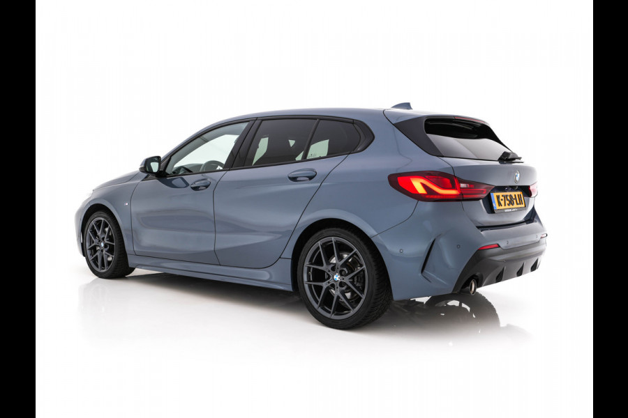 BMW 1-serie 118i M-Sportpack Executive Edition (INCL-BTW) *M-SPORT-CUPSEATS | FULL-LED | DIGI-COCKPIT | HIFI-SOUND | CAMERA | NAVI-FULLMAP | AMBIENTLIGHT | PRIVACY-GLASS | ECC | CARBON-INLAY | PDC | CRUISE | 18''ALU*