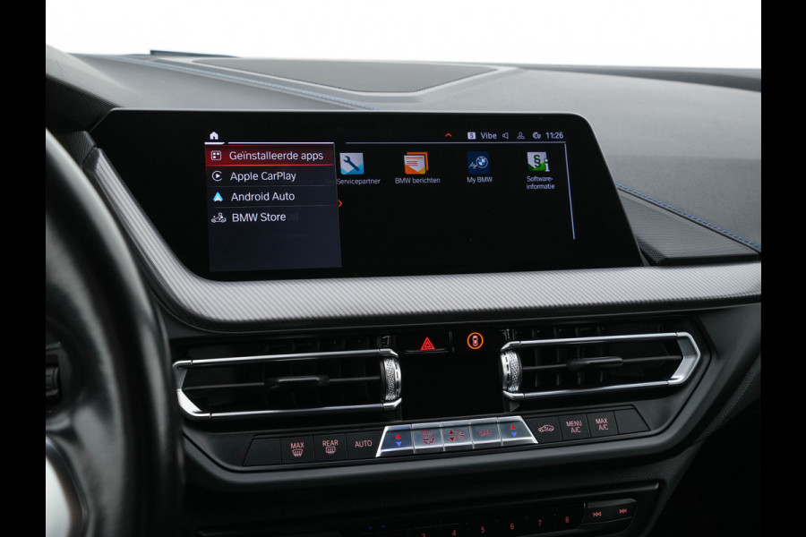 BMW 1-serie 118i M-Sportpack Executive Edition (INCL-BTW) *M-SPORT-CUPSEATS | FULL-LED | DIGI-COCKPIT | HIFI-SOUND | CAMERA | NAVI-FULLMAP | AMBIENTLIGHT | PRIVACY-GLASS | ECC | CARBON-INLAY | PDC | CRUISE | 18''ALU*