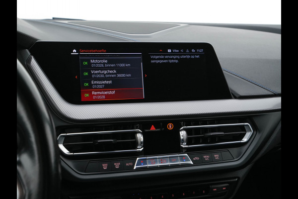 BMW 1-serie 118i M-Sportpack Executive Edition (INCL-BTW) *M-SPORT-CUPSEATS | FULL-LED | DIGI-COCKPIT | HIFI-SOUND | CAMERA | NAVI-FULLMAP | AMBIENTLIGHT | PRIVACY-GLASS | ECC | CARBON-INLAY | PDC | CRUISE | 18''ALU*