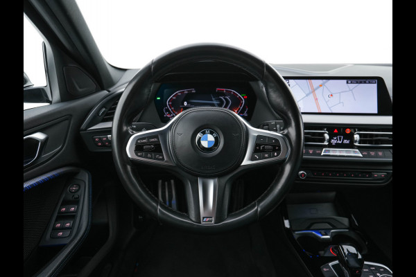 BMW 1-serie 118i M-Sportpack Executive Edition (INCL-BTW) *M-SPORT-CUPSEATS | FULL-LED | DIGI-COCKPIT | HIFI-SOUND | CAMERA | NAVI-FULLMAP | AMBIENTLIGHT | PRIVACY-GLASS | ECC | CARBON-INLAY | PDC | CRUISE | 18''ALU*