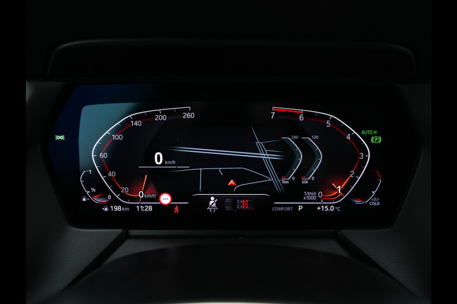 BMW 1-serie 118i M-Sportpack Executive Edition (INCL-BTW) *M-SPORT-CUPSEATS | FULL-LED | DIGI-COCKPIT | HIFI-SOUND | CAMERA | NAVI-FULLMAP | AMBIENTLIGHT | PRIVACY-GLASS | ECC | CARBON-INLAY | PDC | CRUISE | 18''ALU*