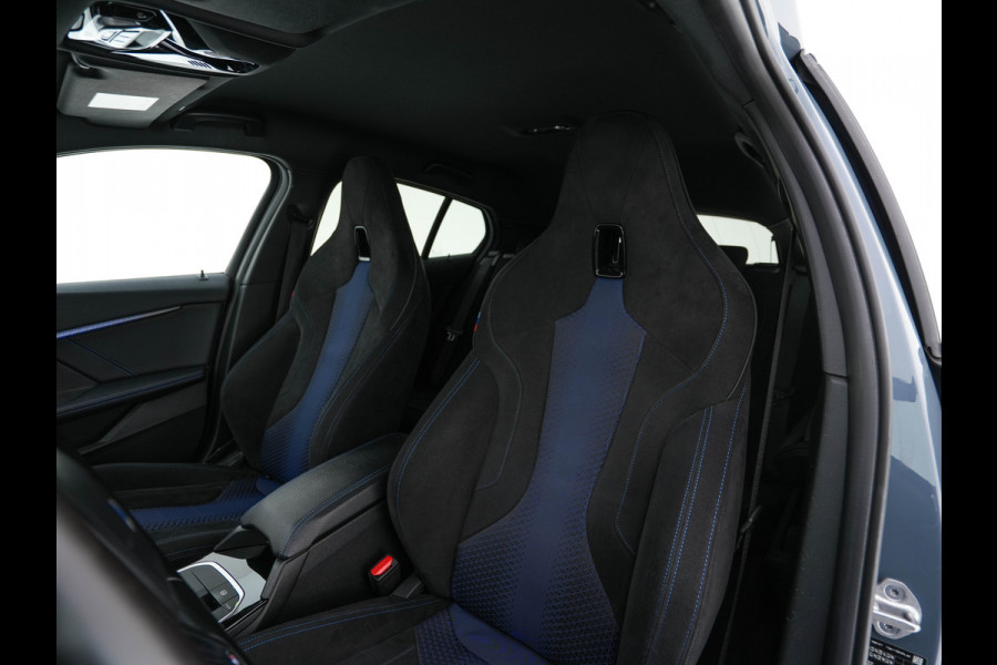 BMW 1-serie 118i M-Sportpack Executive Edition (INCL-BTW) *M-SPORT-CUPSEATS | FULL-LED | DIGI-COCKPIT | HIFI-SOUND | CAMERA | NAVI-FULLMAP | AMBIENTLIGHT | PRIVACY-GLASS | ECC | CARBON-INLAY | PDC | CRUISE | 18''ALU*